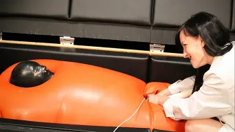 Elise Graves に 'シャーロットフェチ埋葬'