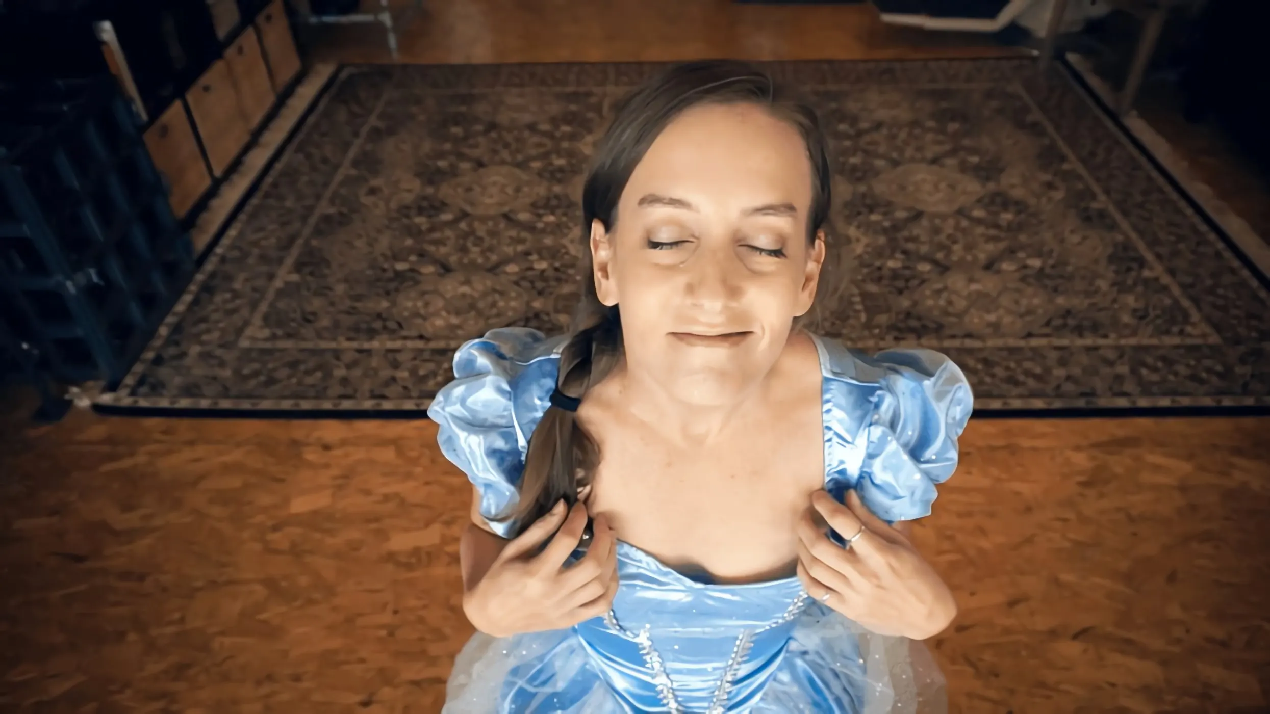 Kink Partners 'Cenicienta se ahoga' protagonizando Elise Graves (foto 20)