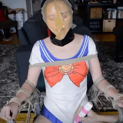 Elise Graves en 'Kink Partners' Llora por la luna de Hood (Miniatura 9)