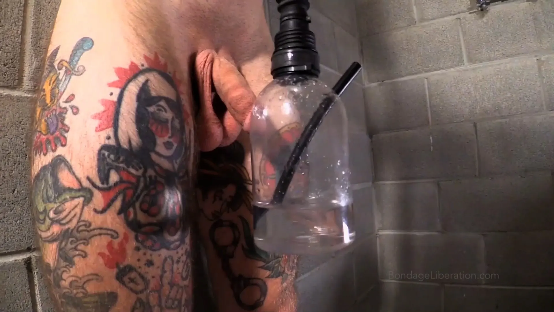 Kink Partners 'Pervertidos sucios' protagonizando Elise Graves (foto 3)