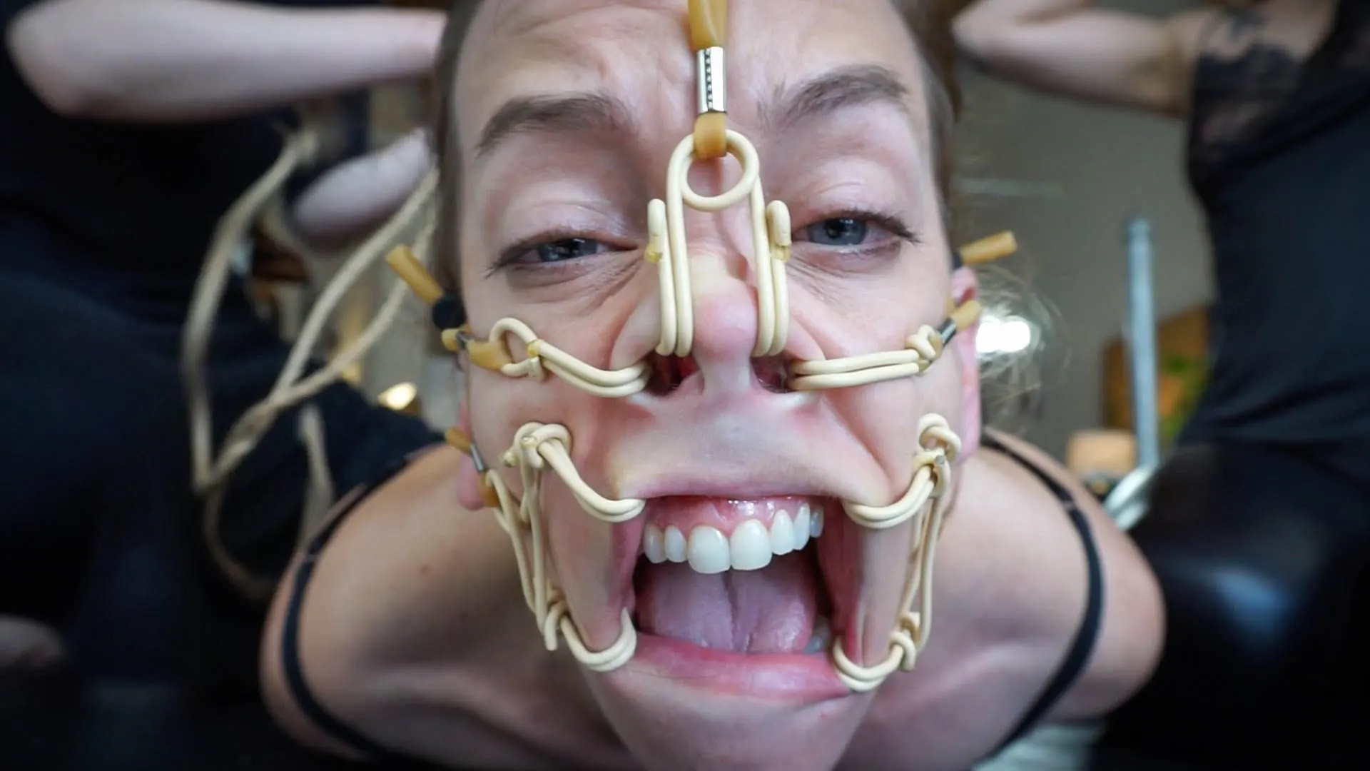 Kink Partners 'En el paraíso de los cerdos' protagonizando Elise Graves (foto 17)