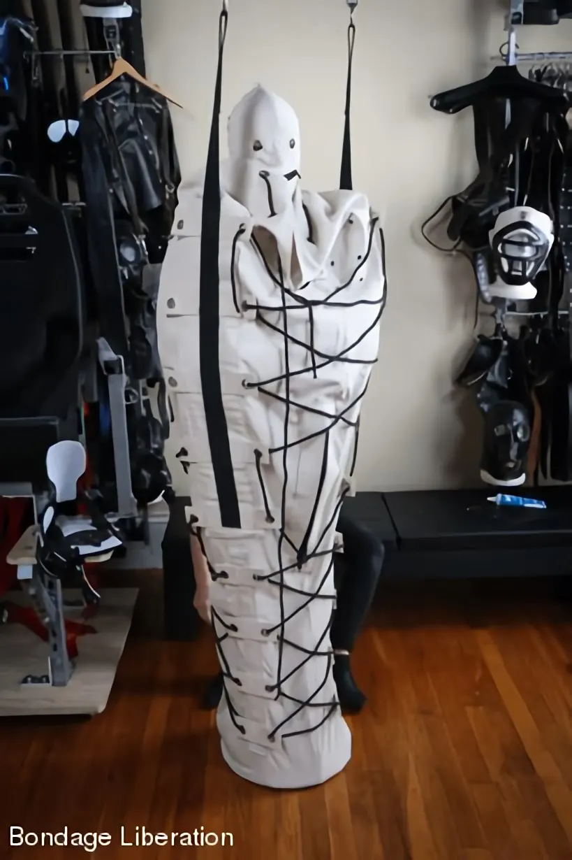 Kink Partners 'Correo basura' protagonizando Elise Graves (foto 7)