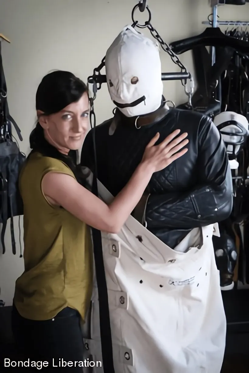 Kink Partners 'Correo basura' protagonizando Elise Graves (foto 11)