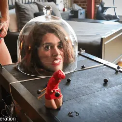 Elise Graves en 'Kink Partners' Fruta al alcance de la mano (Miniatura 17)