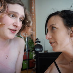 Elise Graves に 'Kink Partners' 水を濁らせる (サムネイル 10)