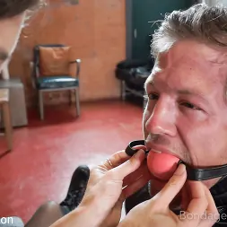 Elise Graves en 'Kink Partners' Mi juguete sexual de cuero (Miniatura 44)