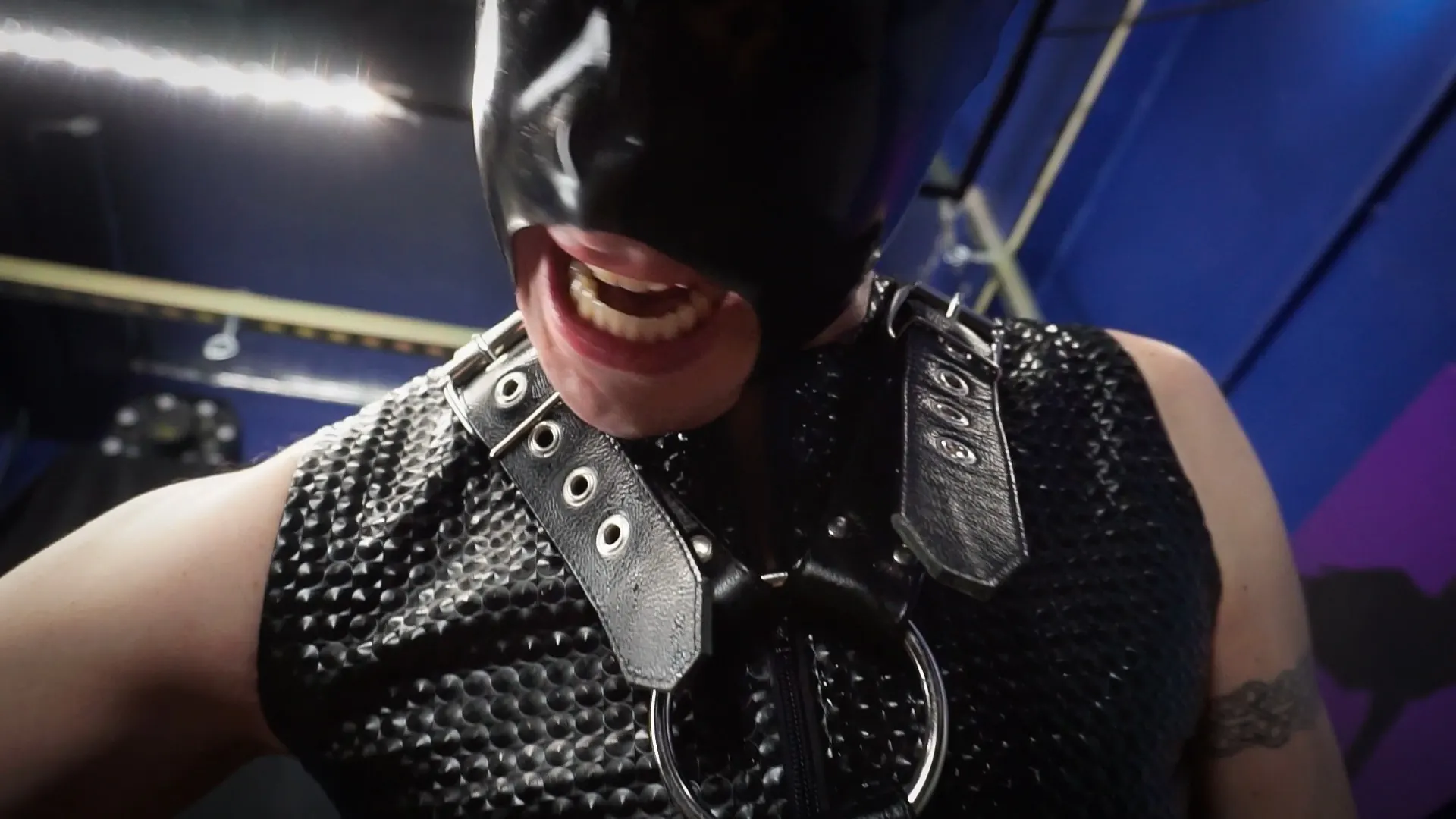 Kink Partners 'Devolviendo el favor' protagonizando Elise Graves (foto 16)