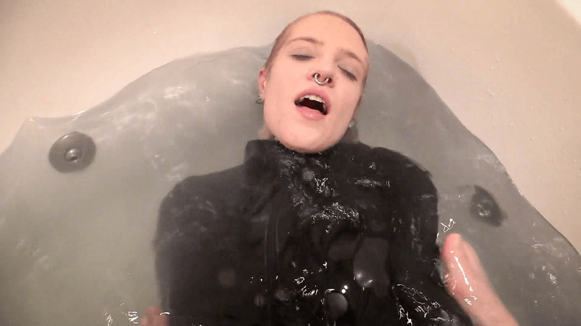 Kink Partners 'Rubber Bubble Bath' starring Elise Graves (Photo 6)