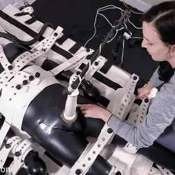 Elise Graves en 'Kink Partners' Burla y negación de la respiración (Miniatura 5)