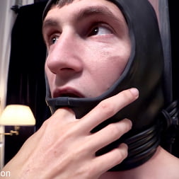 Elise Graves に 'Kink Partners' いじめと苦しみのクリニック (サムネイル 9)