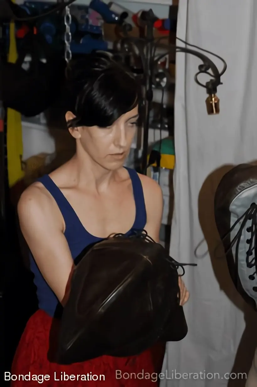 Elise Graves en 'El efecto mariposa' from 'Kink Partners' (foto 7) Kink Partners 'El efecto mariposa' protagonizando Elise Graves (foto 7)