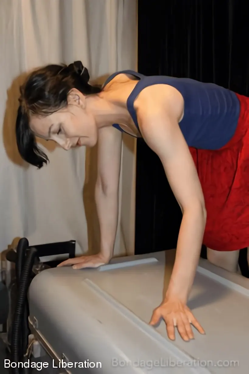 Elise Graves en 'El efecto mariposa' from 'Kink Partners' (foto 25) Kink Partners 'El efecto mariposa' protagonizando Elise Graves (foto 25)