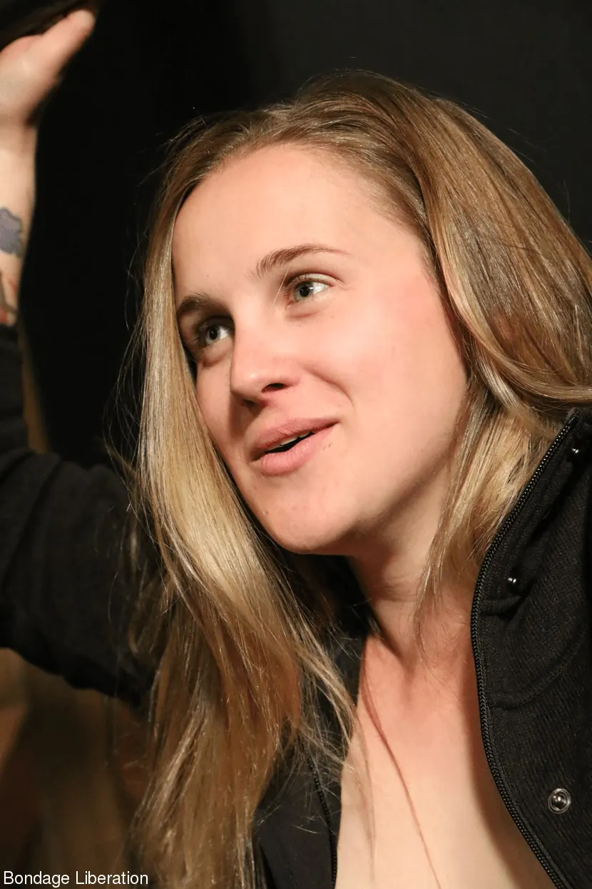 Kink Partners 'El viaje de tu vida' protagonizando Elise Graves (foto 12)