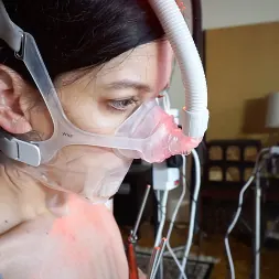 Elise Graves en 'Kink Partners' Es hora de respirar (Miniatura 2)