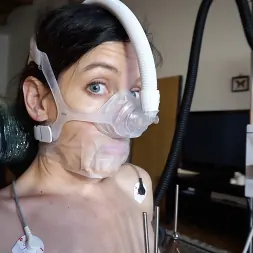 Elise Graves en 'Kink Partners' Es hora de respirar (Miniatura 4)