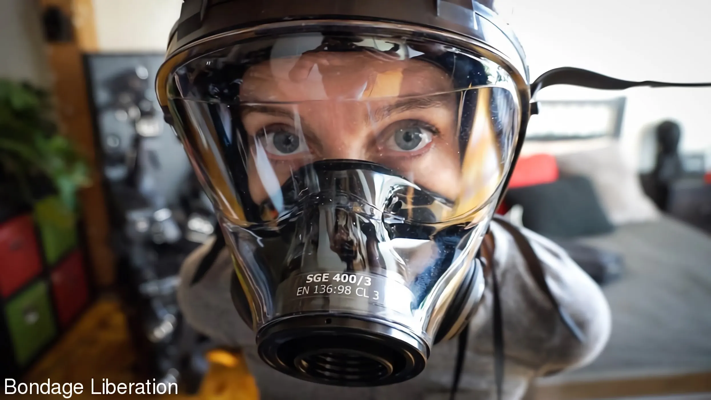 Kink Partners 'Respirar o no respirar: una demostración' protagonizando Elise Graves (foto 1)