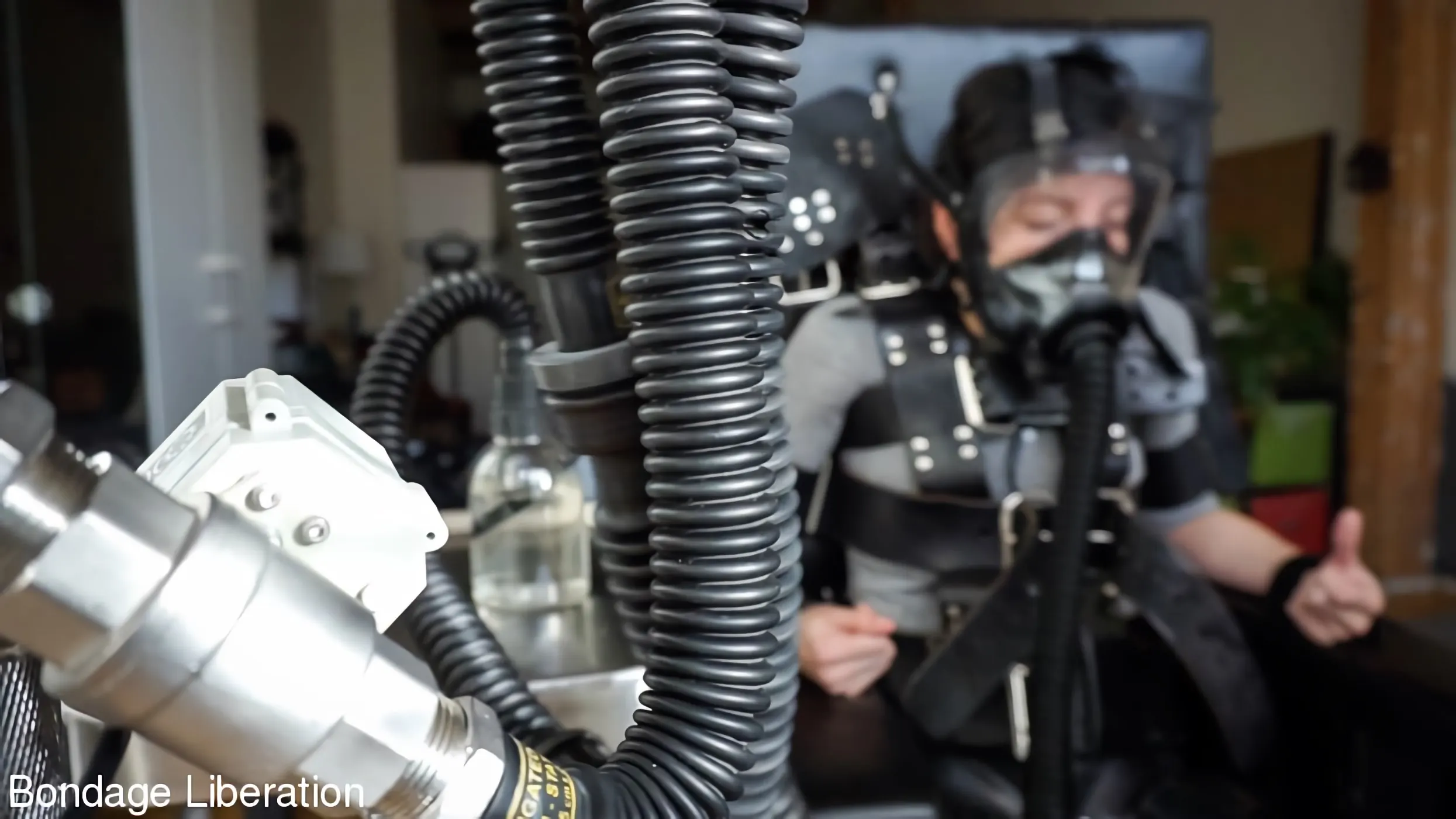 Elise Graves に '呼吸するか呼吸しないか:デモ' from 'Kink Partners' (写真 9) Kink Partners '呼吸するか呼吸しないか:デモ' 主演 Elise Graves (写真 9)