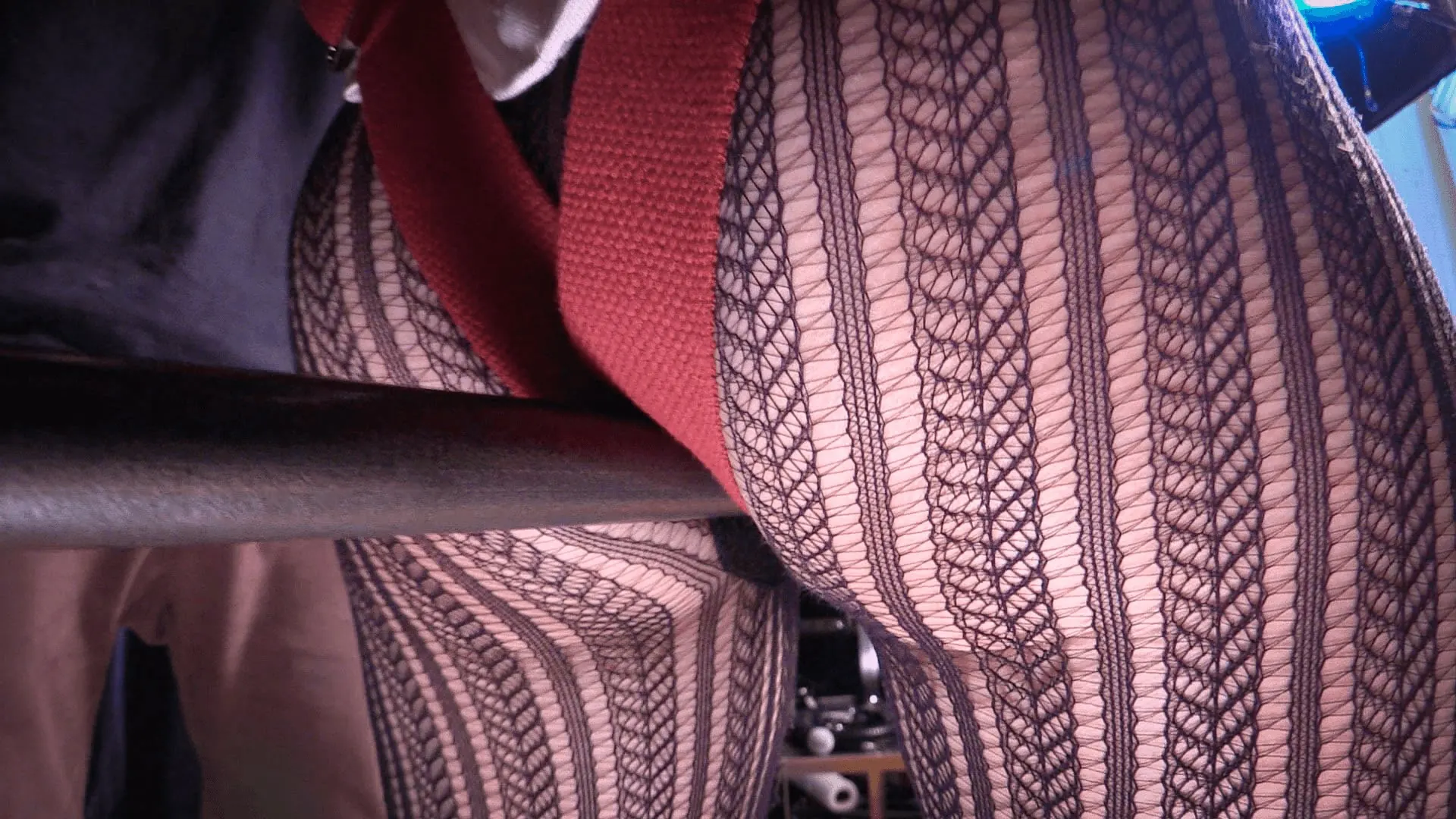 Kink Partners 'Tony se inicia en Elise' protagonizando Elise Graves (foto 3)