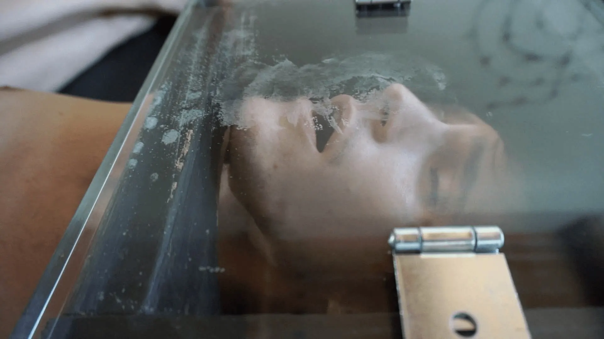 Kink Partners 'Atrapado en una caja de provocación' protagonizando Elise Graves (foto 25)