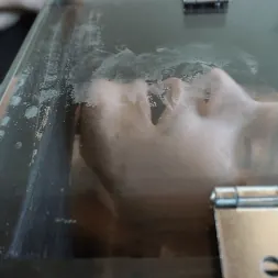 Elise Graves en 'Kink Partners' Atrapado en una caja de provocación (Miniatura 25)