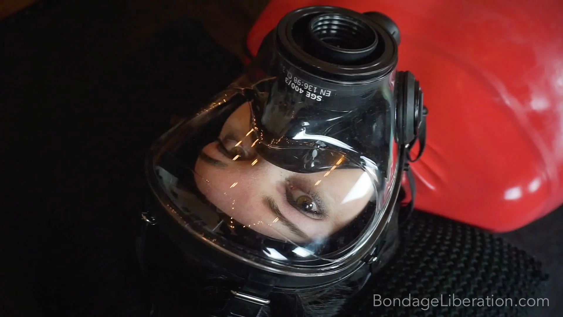 Kink Partners 'Control de la respiración con bolsas de vacío' protagonizando Elise Graves (foto 4)