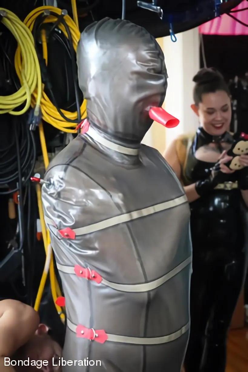 Kink Partners 'Cuando Elise conoció a Edén' protagonizando Elise Graves (foto 3)