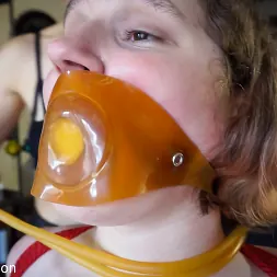 Elise Graves en 'Kink Partners' Cuando Elise conoció a Tai (Miniatura 1)