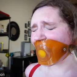 Elise Graves en 'Kink Partners' Cuando Elise conoció a Tai (Miniatura 9)