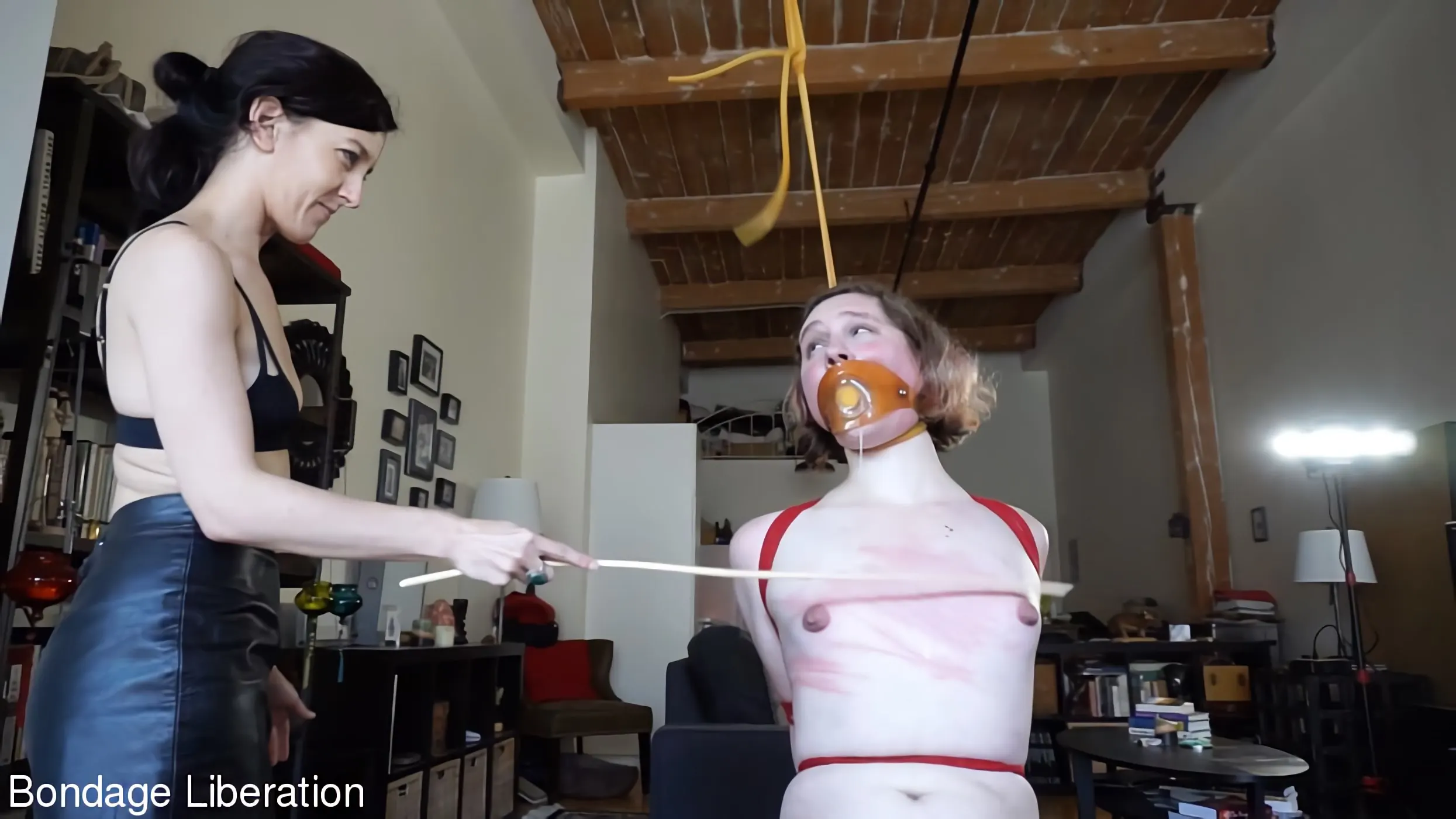 Kink Partners 'Cuando Elise conoció a Tai' protagonizando Elise Graves (foto 13)