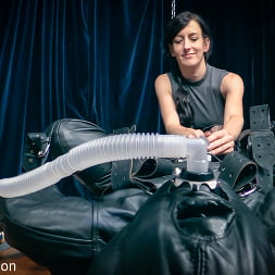 Elise Graves に 'Kink Partners' あなたはコントロールできません (サムネイル 4)