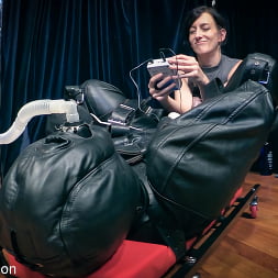Elise Graves に 'Kink Partners' あなたはコントロールできません (サムネイル 7)