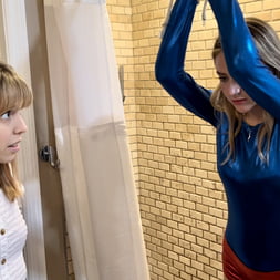 Emma Ray en 'Kink Partners' Fantasía de Ultragirls (Miniatura 1)