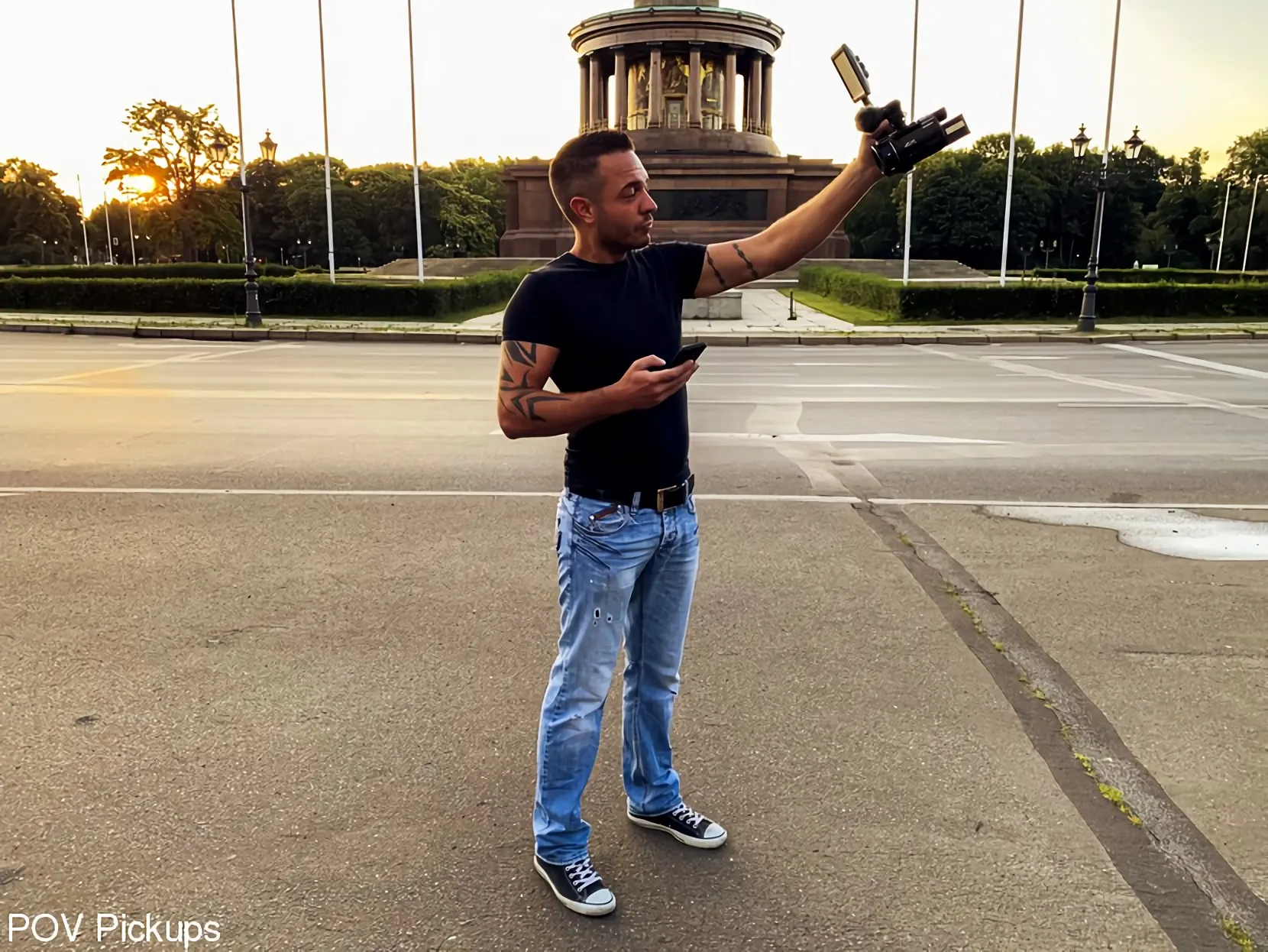 Kink Partners '¡La ADOLESCENTE rubia Gabi Gold follada por un extraño en PÚBLICO!' protagonizando Gabi Gold (foto 2)