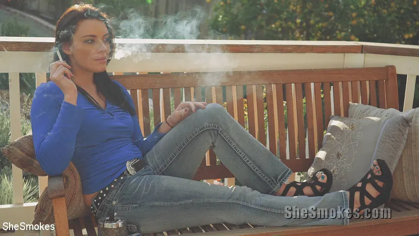 Kink Partners '彼女はタバコを吸う!' 主演 Hazel Jepsen (写真 10)