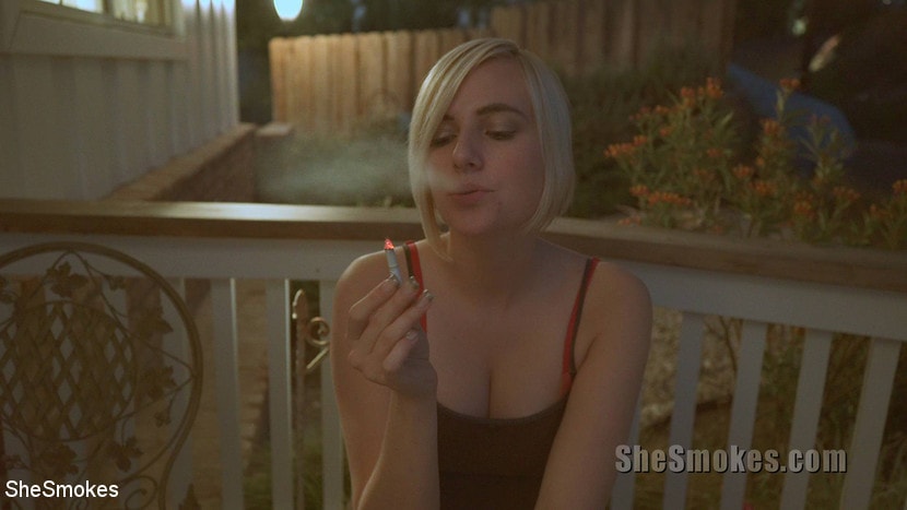 Kink Partners '彼女はタバコを吸う!' 主演 Hazel Jepsen (写真 11)