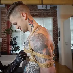 Heavybondage4life en 'Kink Partners' Dale a un hombre suficiente cuerda (Miniatura 3)