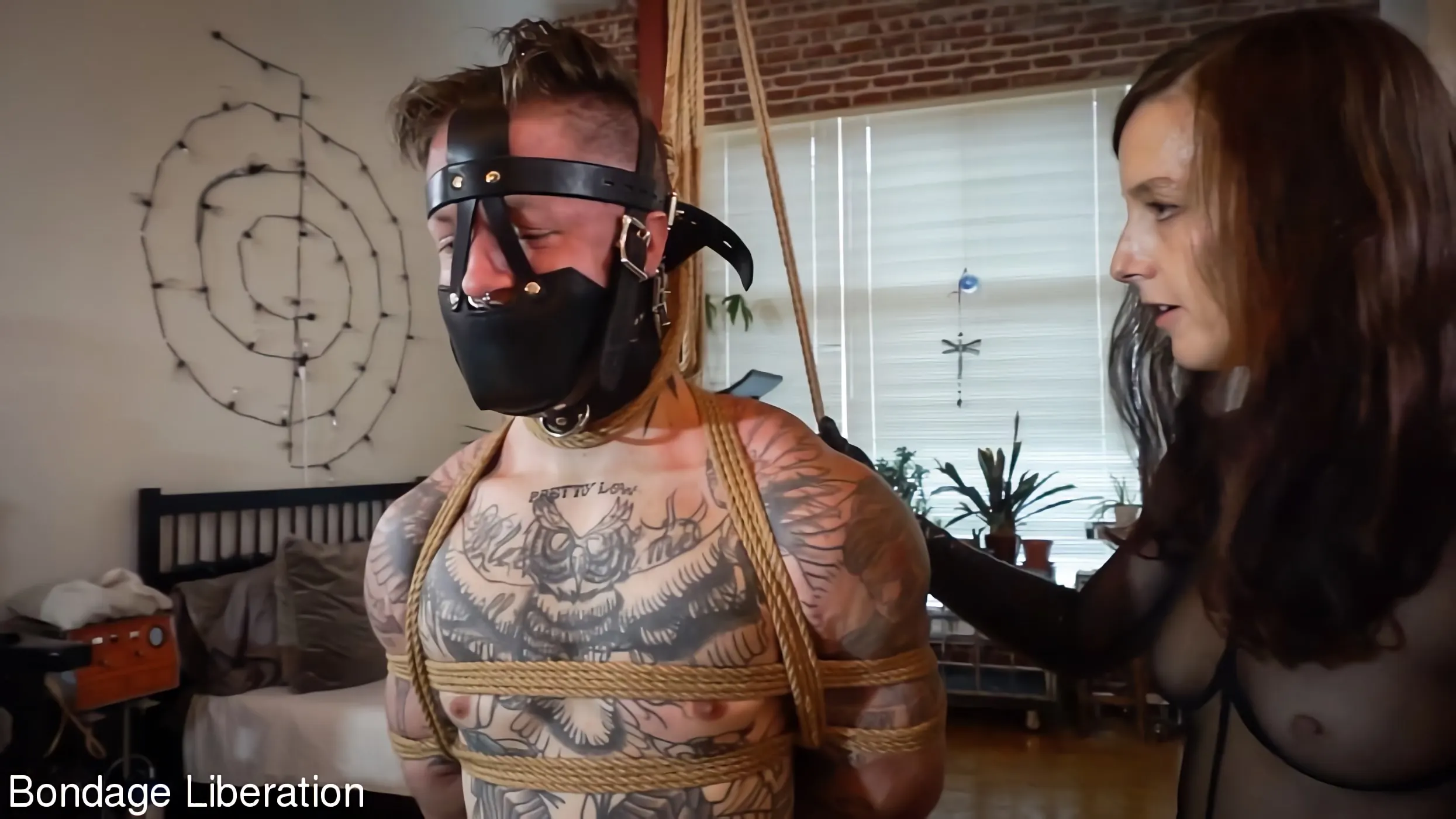 Kink Partners 'Dale a un hombre suficiente cuerda' protagonizando Heavybondage4life (foto 12)