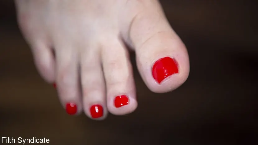 Kink Partners 'KINKY JOI: Kneel Before Helena's Scrunched Soles' starring Helena Locke (Photo 10)