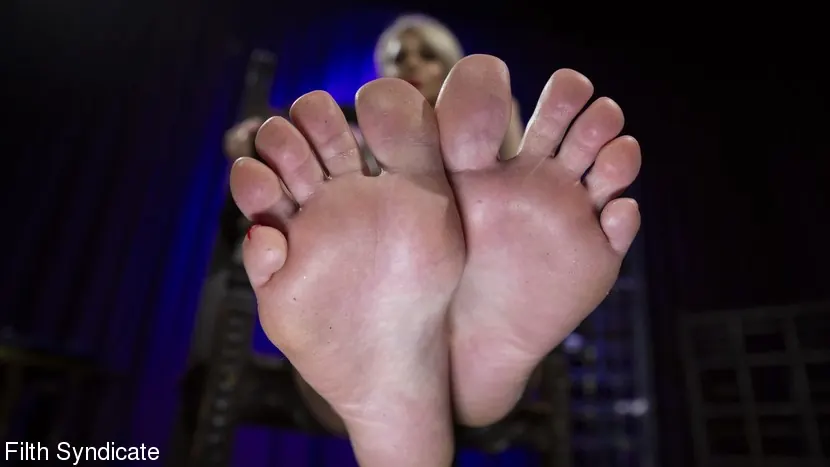 Kink Partners 'KINKY JOI: Kneel Before Helena's Scrunched Soles' starring Helena Locke (Photo 13)