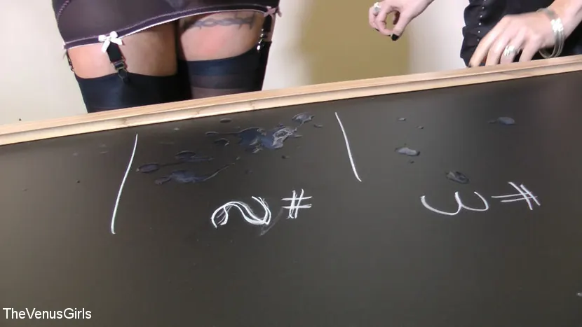 Kink Partners 'CONCURSO DE CORRIDAS POR EQUIPOS DE BALONCESTO' protagonizando Helly Mae Hellfire (foto 14)