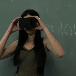 India Summer en 'Kink Partners' ¡La Maestra ahora es mi Fembot! (Miniatura 2)