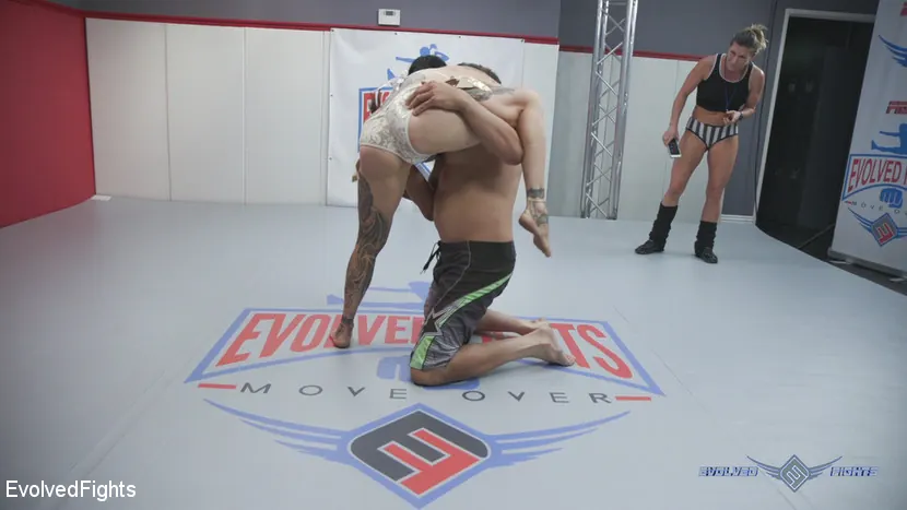 Kink Partners '魔女の女性は、この男を支配し、それは呪文です' 主演 Jenevieve Hexxx (写真 2)