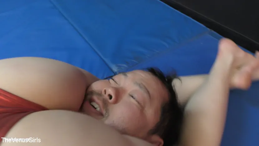 Kink Partners 'あらゆる方法でハビーの上に - はさみホールドはジェナ象牙をカックレス' 主演 Jenna Ivory (写真 6)