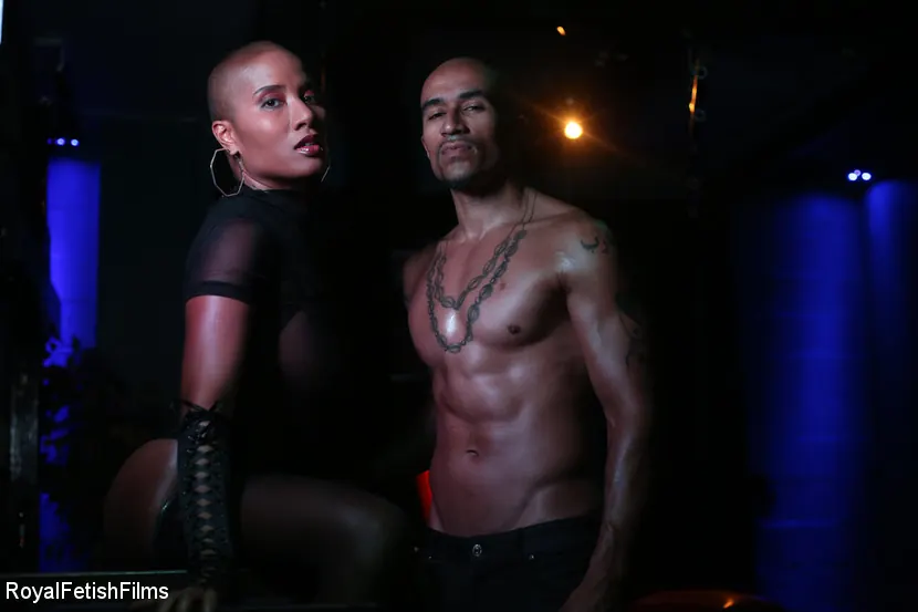 Jet Setting Jasmine に '映画のような人生' from 'Kink Partners' (写真 9) Kink Partners '映画のような人生' 主演 Jet Setting Jasmine (写真 9)