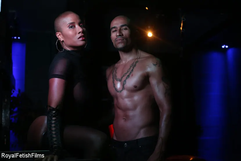 Jet Setting Jasmine に '映画のような人生' from 'Kink Partners' (写真 10) Kink Partners '映画のような人生' 主演 Jet Setting Jasmine (写真 10)