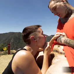 Jiz Lee に 'Kink Partners' 砂漠でのジズとラッカスファック (サムネイル 4)