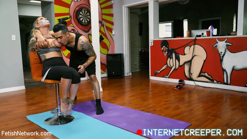 Kink Partners 'インターネットクリーパー - パーソナルトレーナーのうわー - カルマrx' 主演 Karma Rx (写真 8)