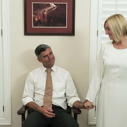 Kate England に 'Kink Partners' 呼び出しの姉妹真珠 (サムネイル 1)