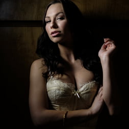 Katrina Jade に 'Kink Partners' 支配されることを懇願する (サムネイル 1)