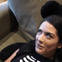 Katrina Jade en 'Kink Partners' Katrina Jade: una adolescente de grandes tetas recibe una lección (Miniatura 2)